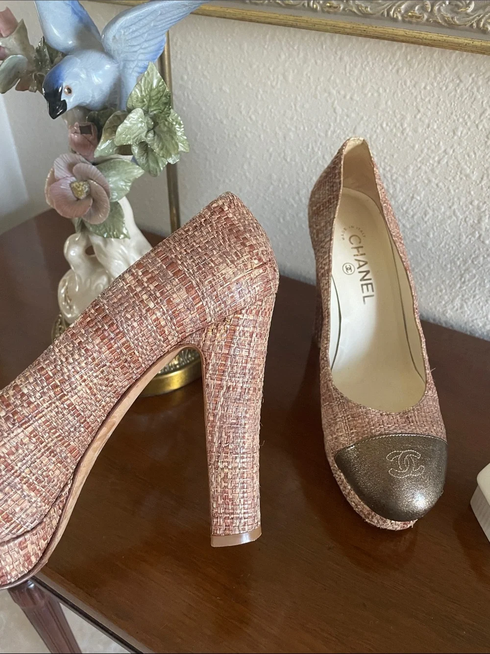 CHANEL Two-Tone Beige and Metallic Cap-Toe tweed heels 38 1/2 38.5